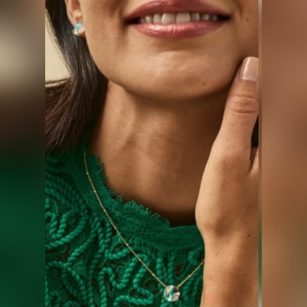 Kendra Scott Iridescent Jolie Gold Earrings & Necklace Set - Picture 5 of 10